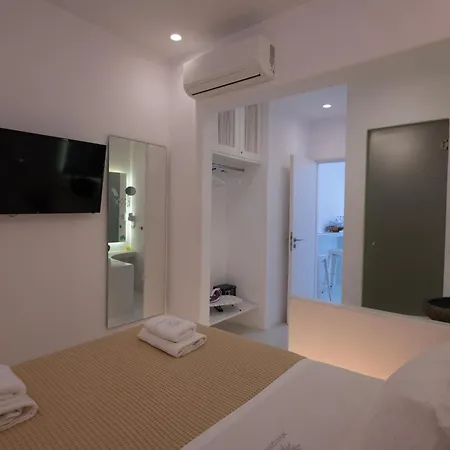 Hyades - Downtown Suites, *