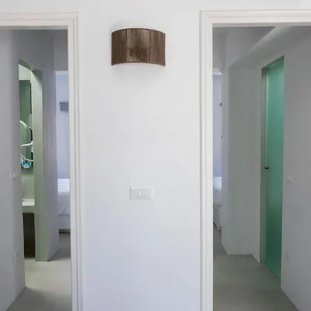 Hyades - Downtown Suites, *