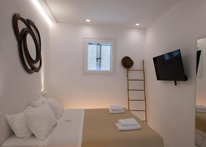 Hyades - Downtown Suites, *