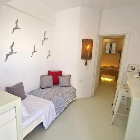 Hyades - Downtown Suites, *