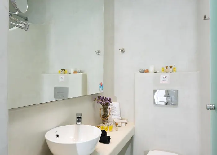 Hyades - Downtown Suites,